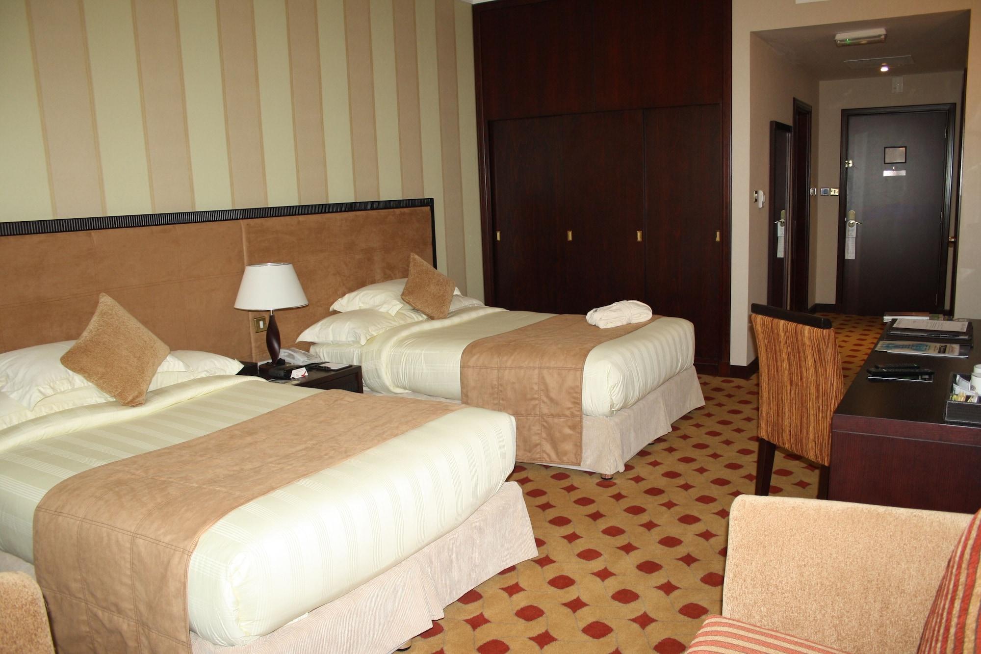 Grand Continental Flamingo Hotel Abu Dhabi Esterno foto