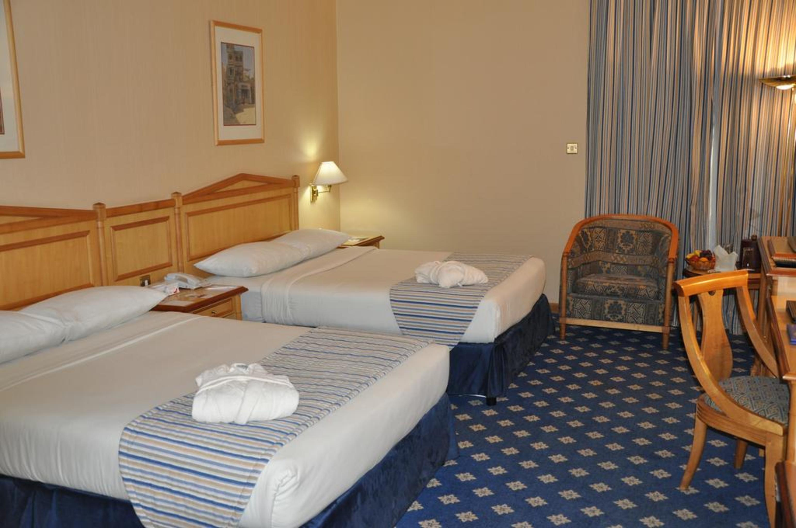 Grand Continental Flamingo Hotel Abu Dhabi Esterno foto