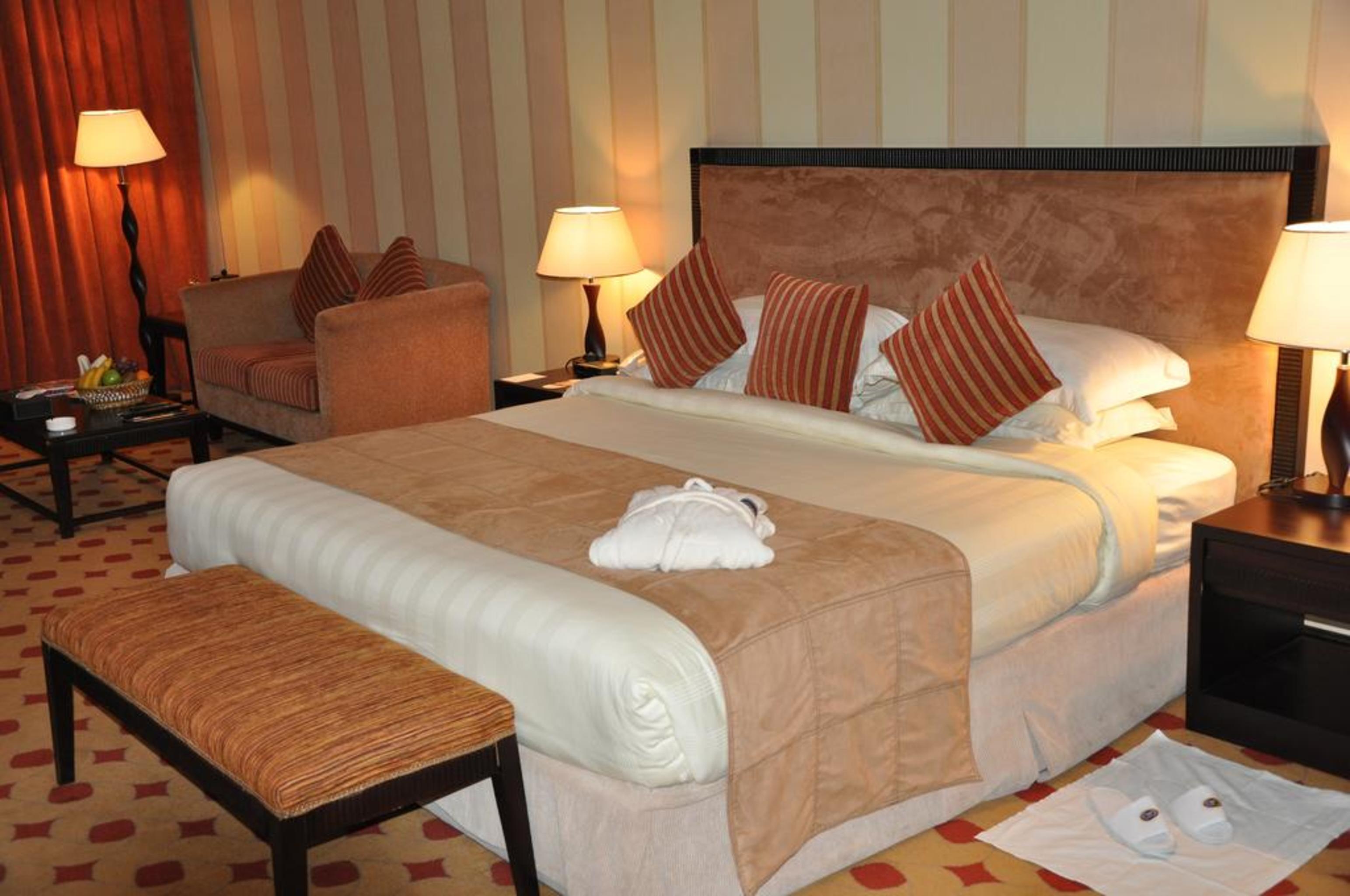 Grand Continental Flamingo Hotel Abu Dhabi Esterno foto
