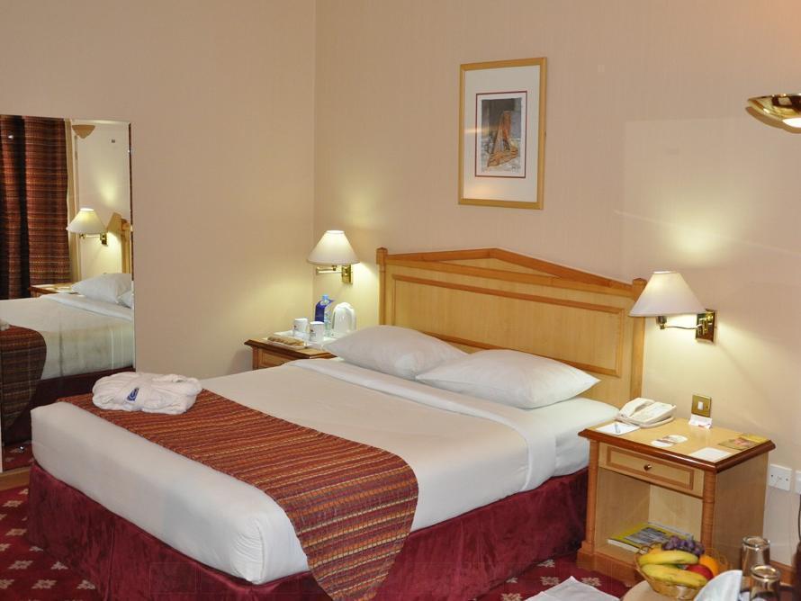 Grand Continental Flamingo Hotel Abu Dhabi Esterno foto