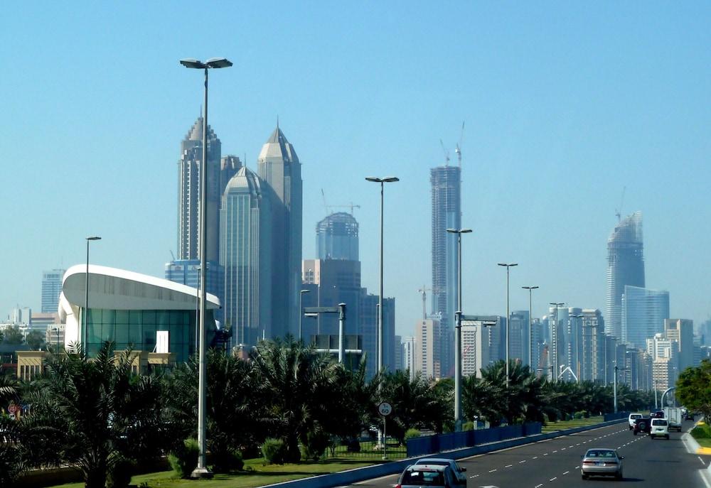 Grand Continental Flamingo Hotel Abu Dhabi Esterno foto