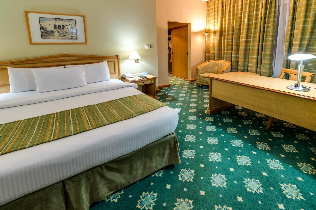 Grand Continental Flamingo Hotel Abu Dhabi Esterno foto